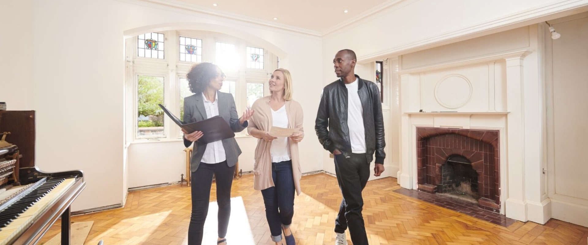 What are the characteristics of a seller's market?
