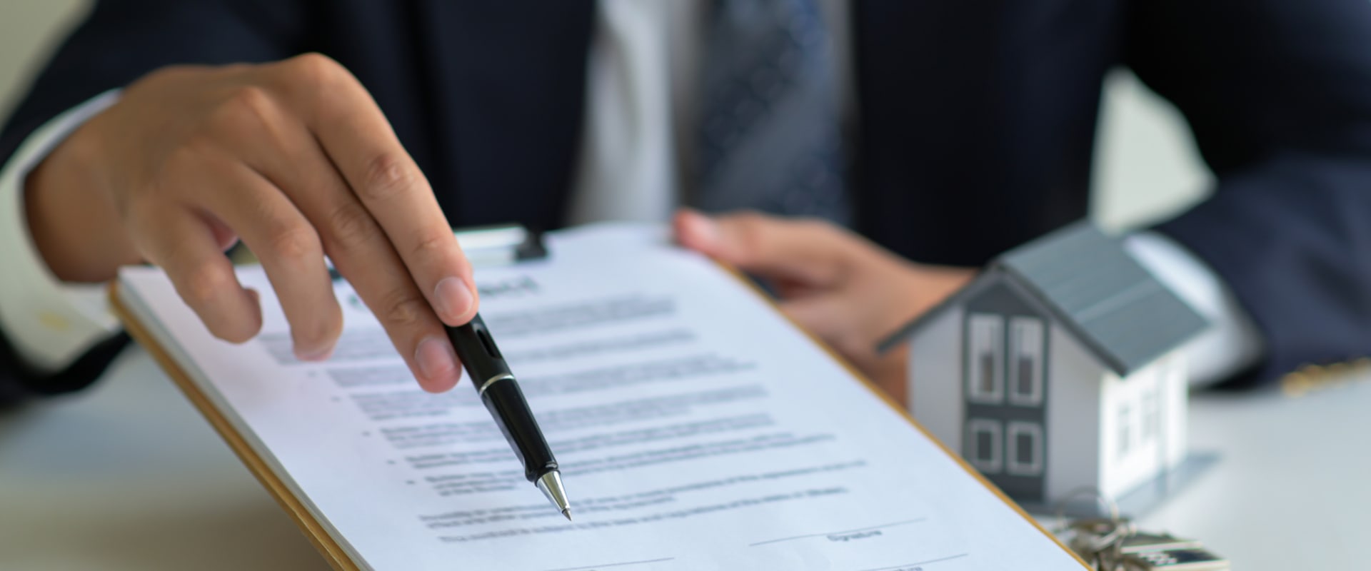 How Conveyancers In Gold Coast Ensure A Smooth Purchase In A Real Estate Buyer's Market